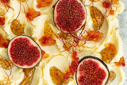 Ceramic butter board with figs