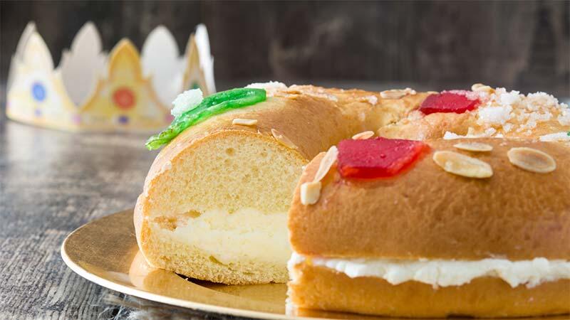 El roscón de Reyes con nata es una receta clásica que nunca pasa de moda.