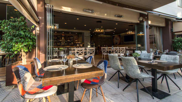 El restaurante G-Wine de Marbella es la opción perfecta para sorprender a tu pareja en San Valentín.