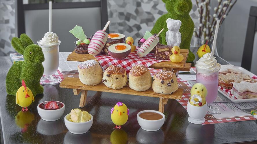 Afternoon Tea at Podium Restaurant Hilton on Park Lane - Easter