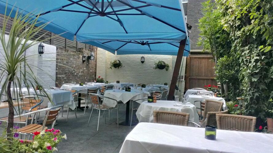 La Collina outdoor dining 