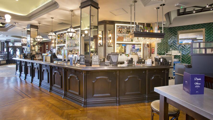 Henry's Cafe Bar Piccadilly
