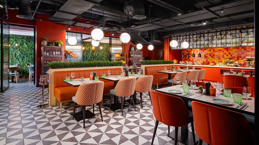 Zoom East – Kitchen & Bar