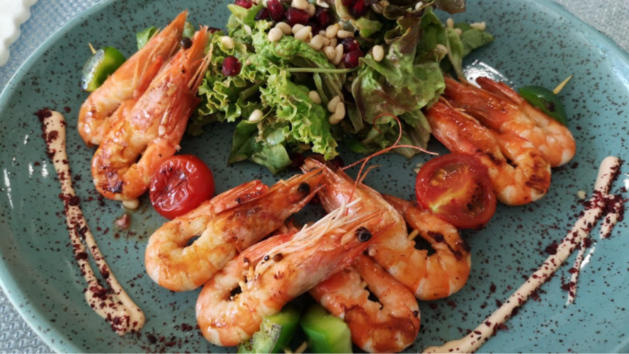 Shrimps mit Salaten