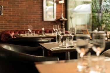 The 5 Best Restaurants Near Queen’s Theatre