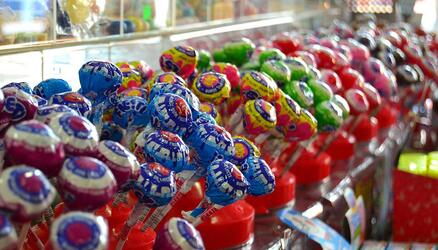 Chuches y gominolas típicas españolas de la infancia
