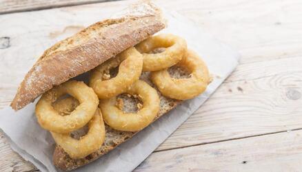 Historia del bocadillo de calamares. Típico en Madrid