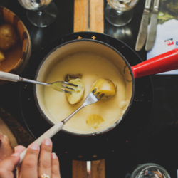 Amanti del formaggio? Ecco la fondue pizza