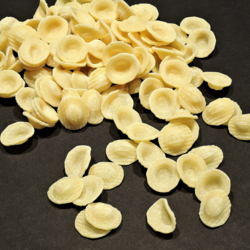 Pizza con le orecchiette sopra: genio o follia?